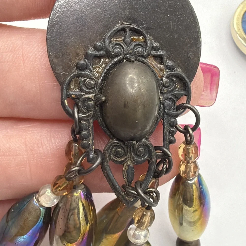 Unsigned‎ Carnival Glass Iridescent Cab & Rhinestone W/Chain Dangles Brooch